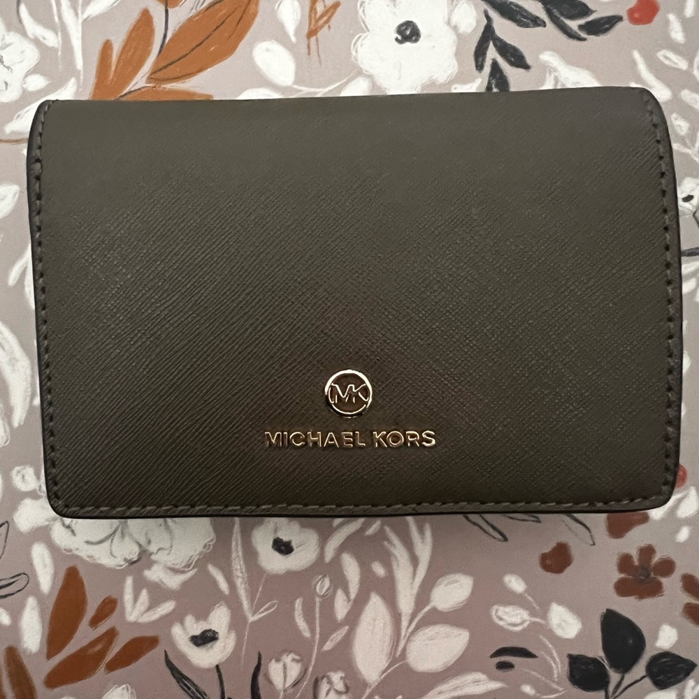 Michael Kors Olive Wallet